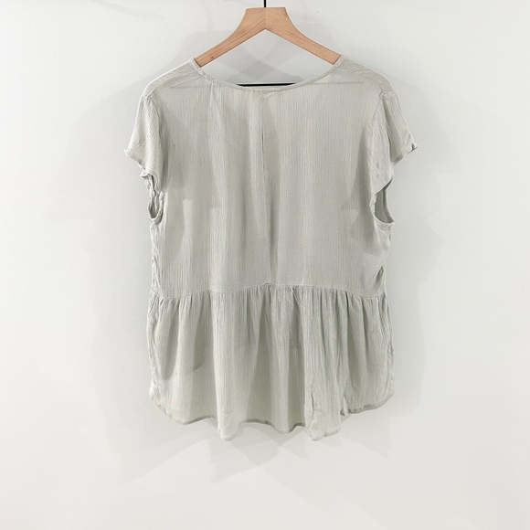 NWT Sim & Sam Short Sleeve Ruffle Bottom Babydoll Blouse Gray Size XL - Picture 5 of 5